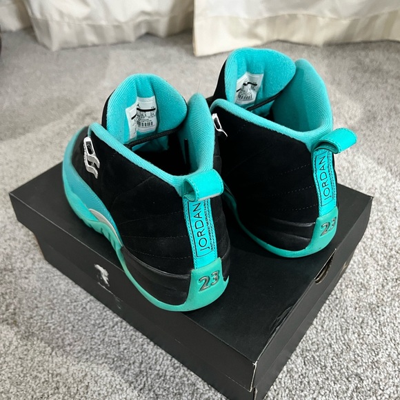 Jordan Retro 12 Jade - Picture 2 of 3